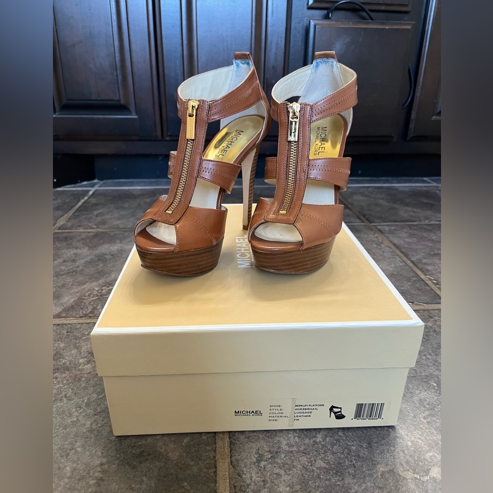 Michael Kors Berkley Platform -“Luggage” color leather, size 7M